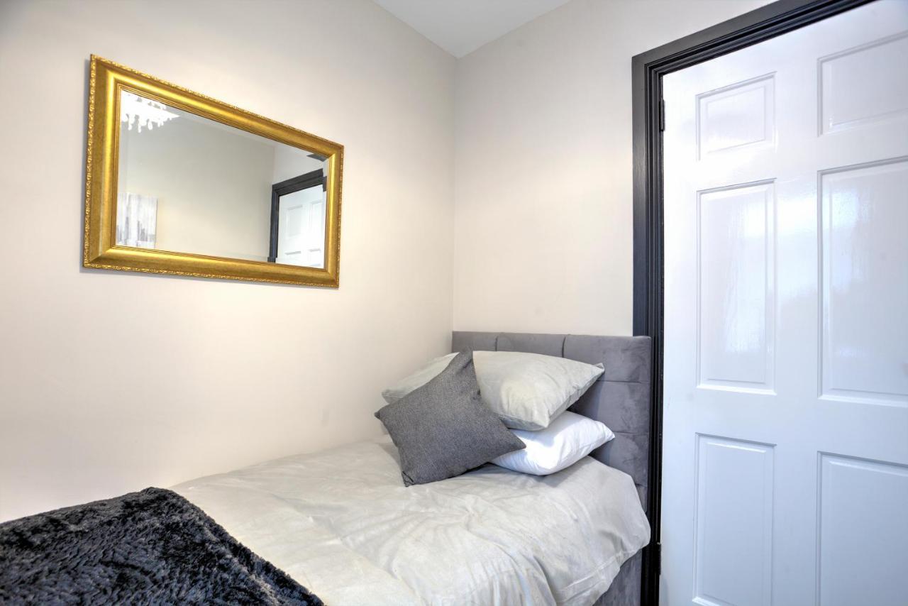 The Belfast Boutique Central Cozy Sleeps7 (Adults Only) Екстер'єр фото