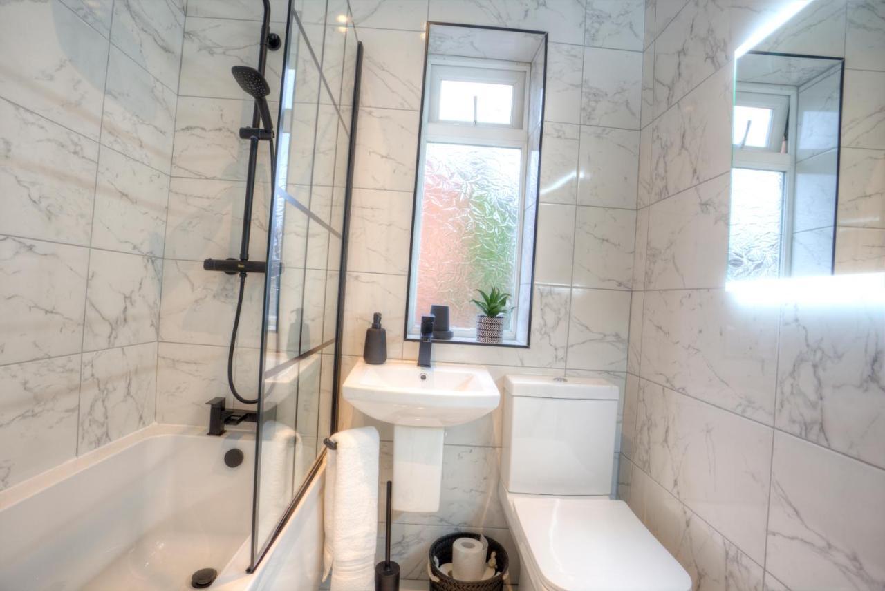 The Belfast Boutique Central Cozy Sleeps7 (Adults Only) Екстер'єр фото