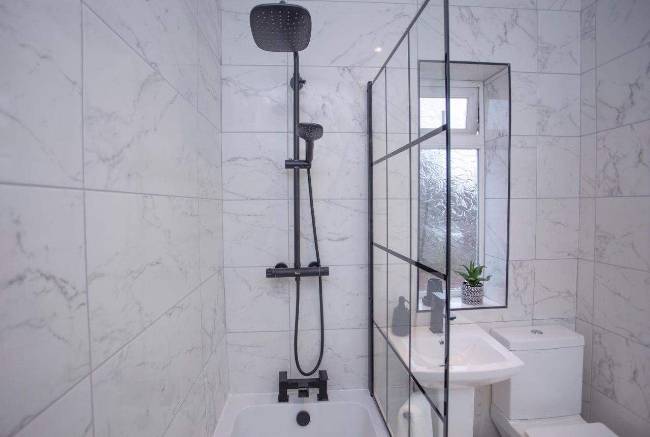 The Belfast Boutique Central Cozy Sleeps7 (Adults Only) Екстер'єр фото